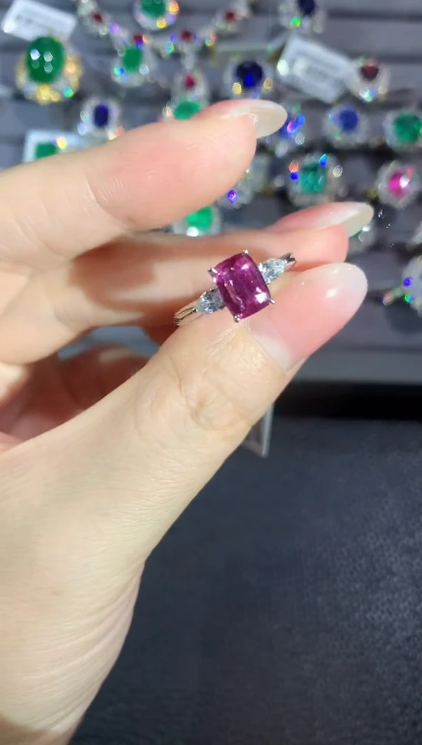 戒指彩色蓝宝石18K金镶嵌C104