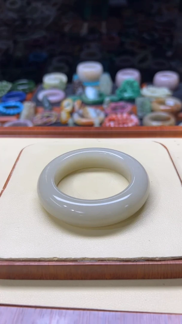 未镶嵌手镯石英质玉~**~090