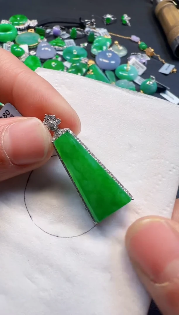 【闪购商品】定制翡翠18K金镶嵌6600元