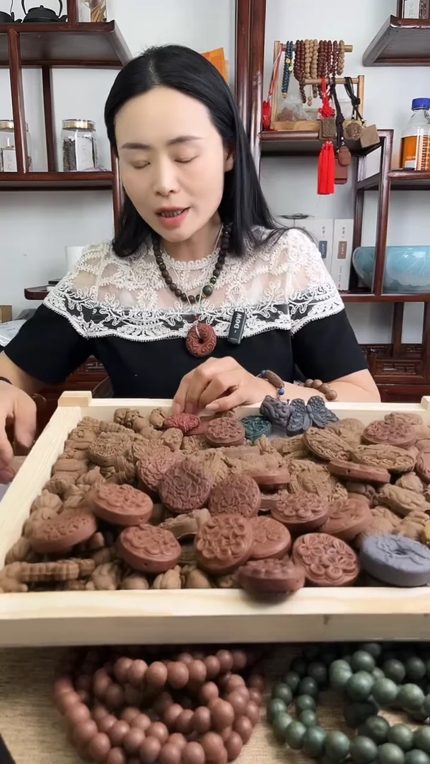 泥塑息肌芄香方祥云扣