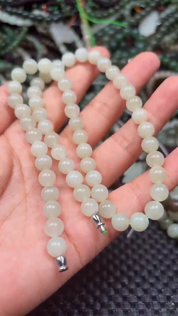 和田玉未镶嵌颈饰1