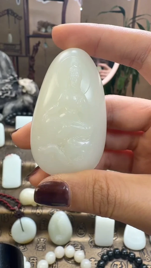 颈饰未镶嵌和田玉白玉观音