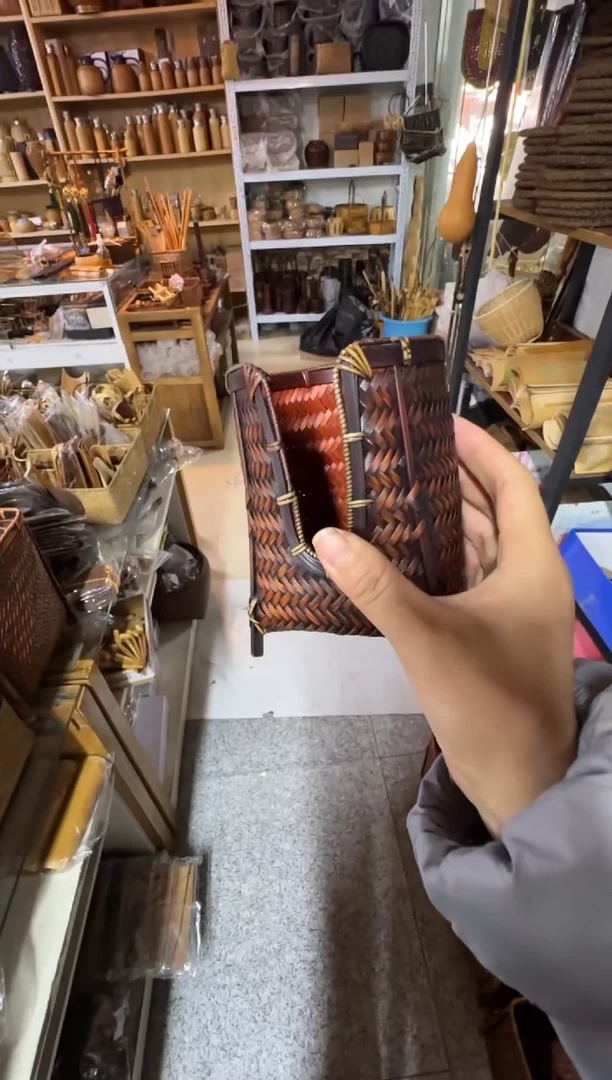 【闪购商品】闪购商品特价杯篓一个