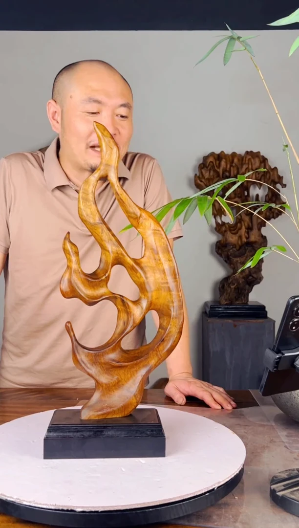 金丝楠吕****收054金丝楠木造型摆件