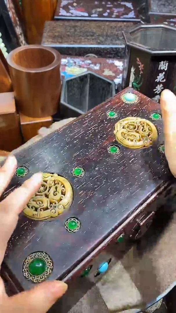木木雕款9****0大盒子一个