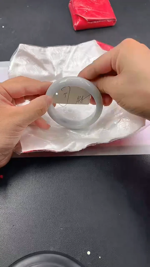 翡翠手镯未镶嵌112