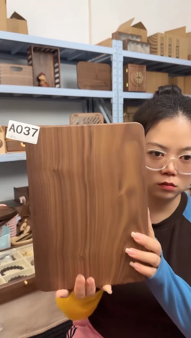 木037北美黑胡桃证件盒微瑕