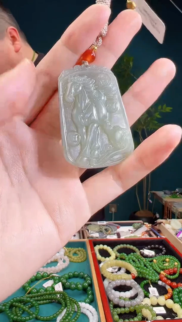 颈饰未镶嵌和田玉一物一证 拍一单发一个