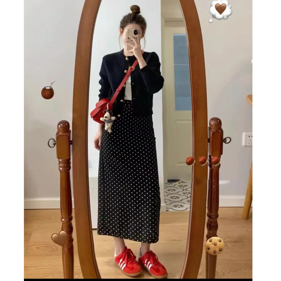 E1112时尚穿搭韩版气质小香风长袖上衣+黑色高腰波点半身裙9031#