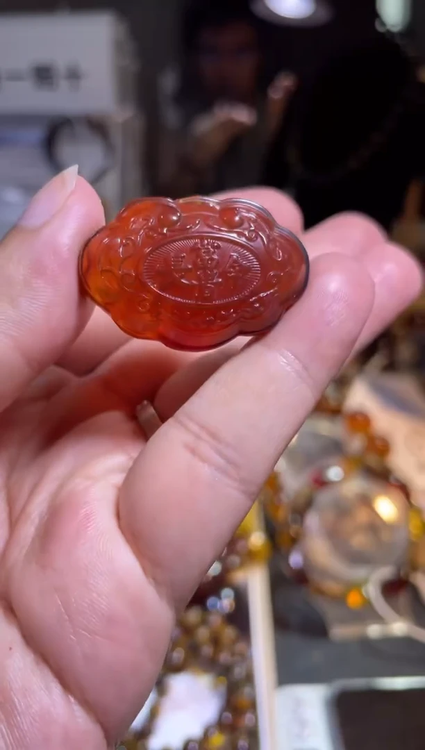 裸石琥珀未镶嵌红蜜 富贵宝宝锁