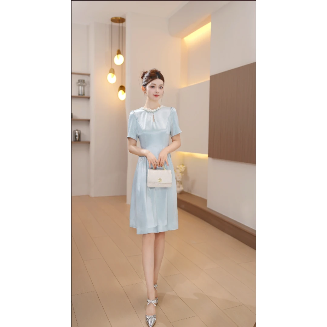 La Chapelle/拉夏贝尔 轻奢圆领高腰收腰质感连衣裙LA50620137