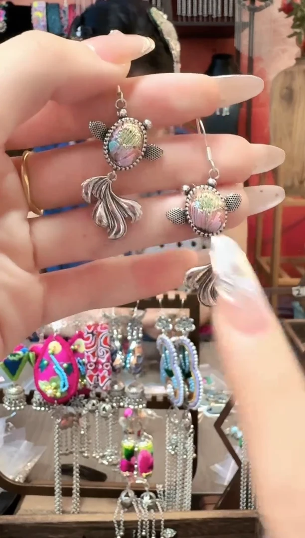 织绣云织谣民族风精美饰品   758*