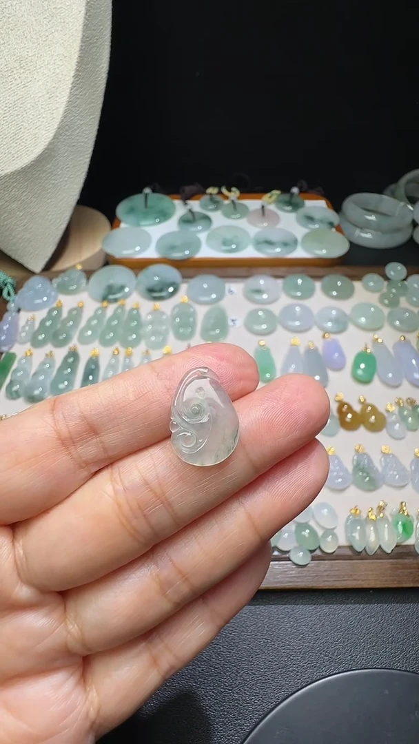 翡翠未镶嵌吊坠(不含链)小如意