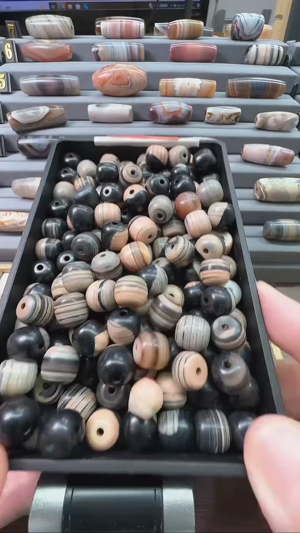 未镶嵌颈饰玛瑙/玉髓玛瑙10*12  一颗起拍