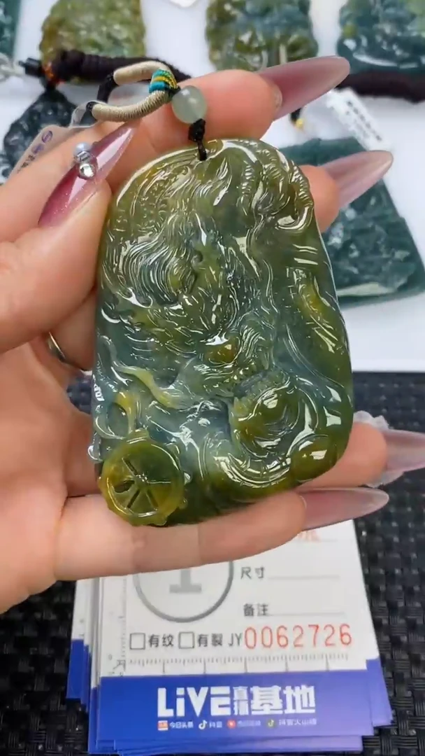 【闪购商品】翡翠颈饰未镶嵌111111111111111