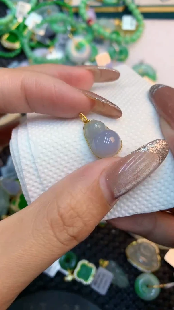 颈饰18K金镶嵌翡翠1