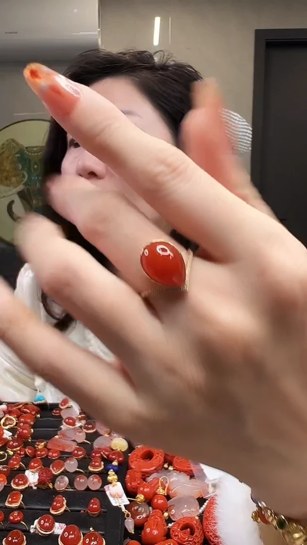 18K金镶嵌戒指南红玛瑙/冰红水滴款/原矿