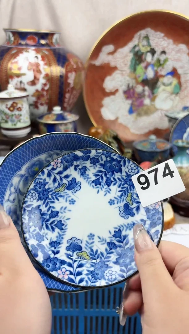 瓷器执*漂亮的瓷器，默认微瑕，介意慎拍