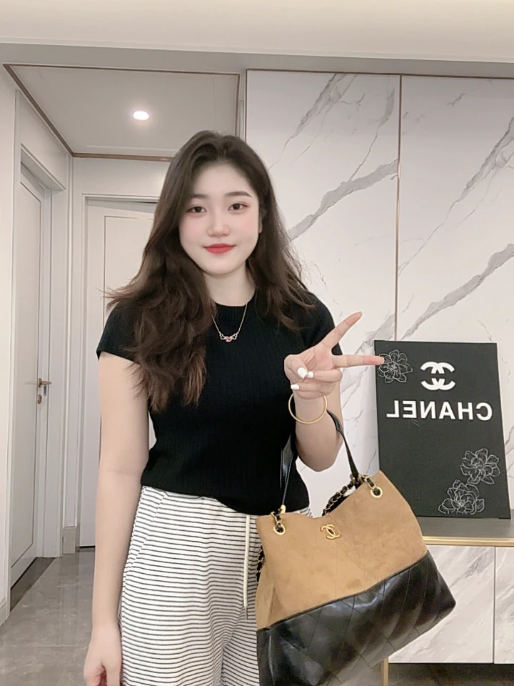 晨小胖 秋季新款圆领穿搭简约显瘦小个子经典款包芯纱针织衫上衣