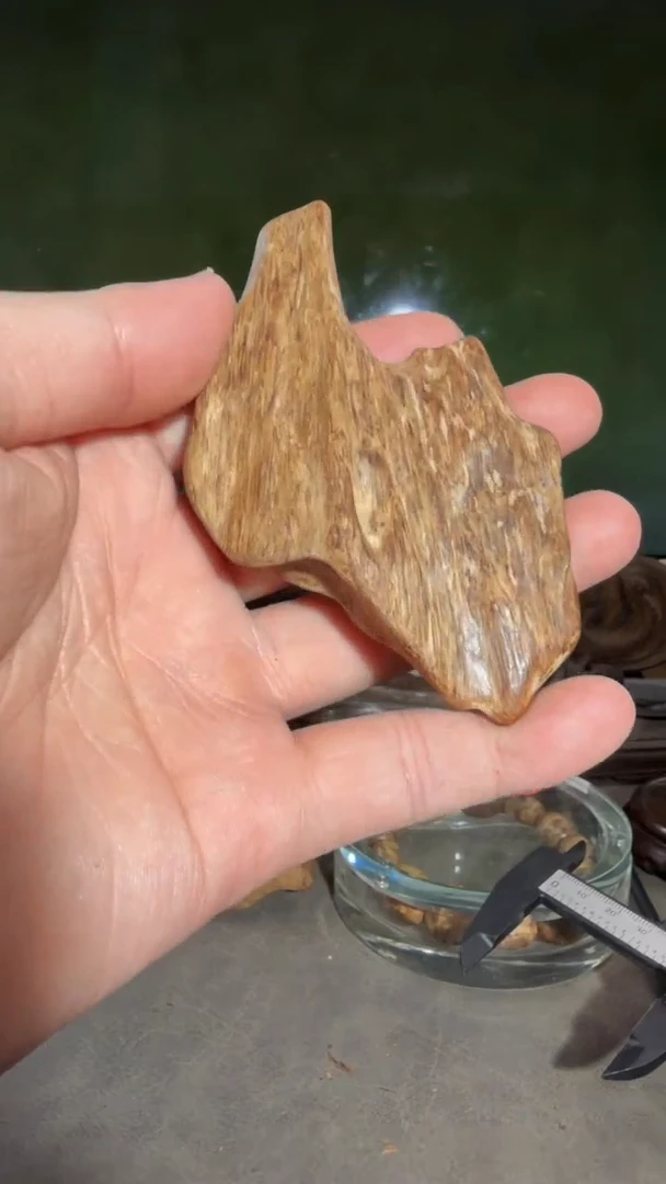 沉香吊坠多样性发一