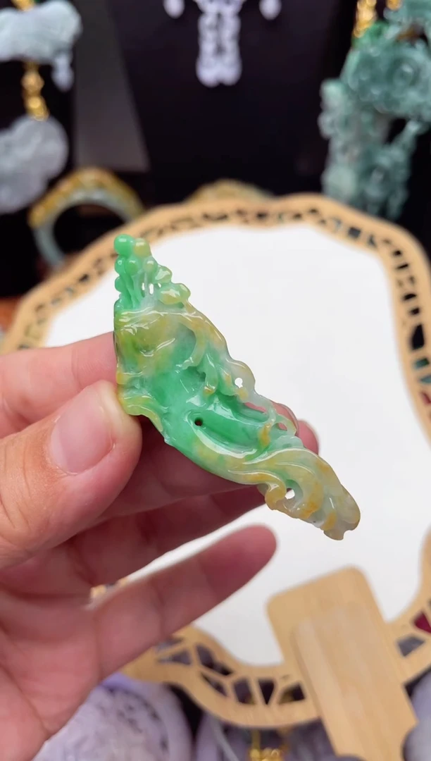 颈饰未镶嵌翡翠吊坠