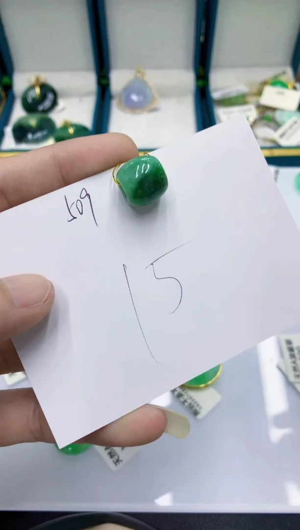 翡翠未镶嵌颈饰1111111