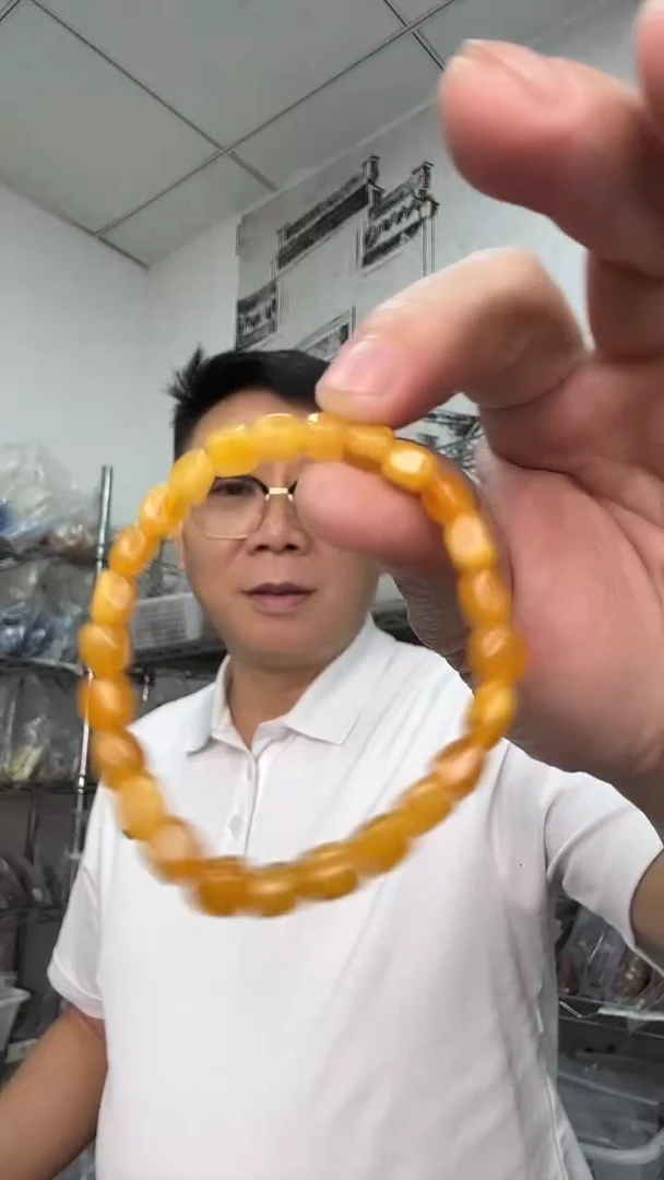 裸石琥珀未镶嵌（有瑕介意勿拍）