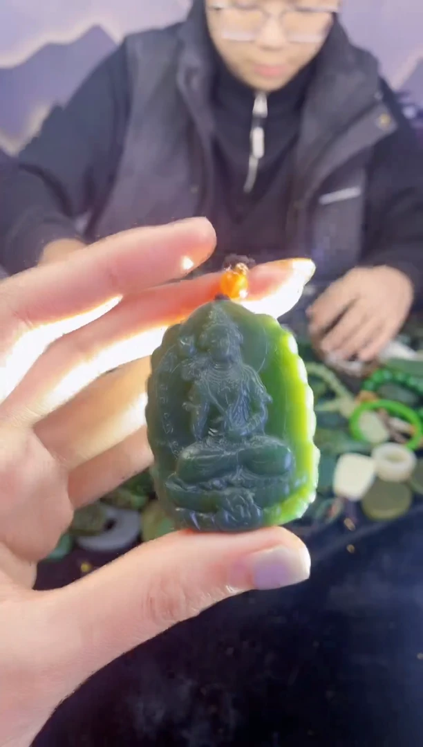 颈饰未镶嵌和田玉1