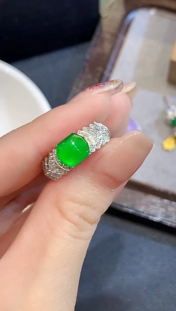 18K金镶嵌戒指翡翠LYH多样性发其一