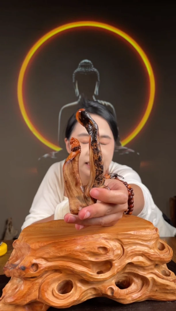 柏木（崖柏）手工摆件,先抢先得 编号:337