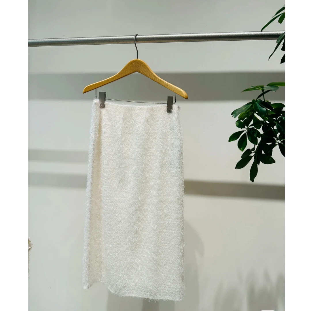 以类设计师品牌HAI STUDIO奶油白腰细带半裙时尚毛毛半身裙36100