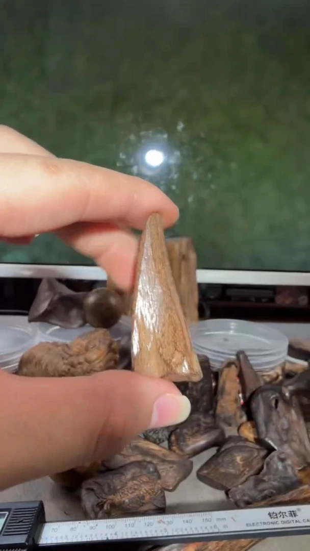 沉香吊坠多样性发一