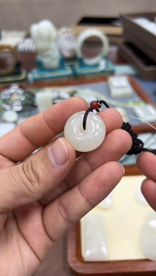 【闪购商品】和田玉吊坠未镶嵌野牛沟平安扣