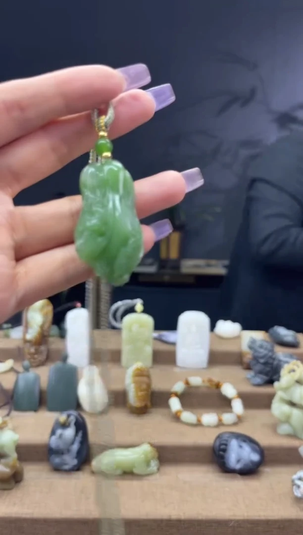 颈饰未镶嵌和田玉1