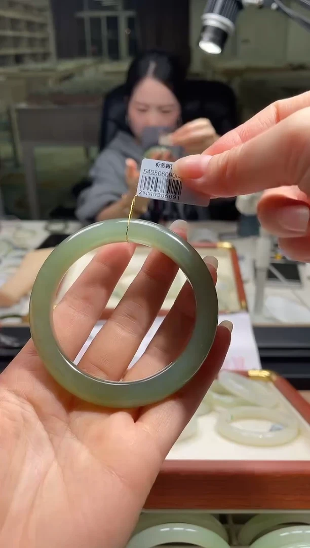未镶嵌手镯和田玉55-56圈口 6091