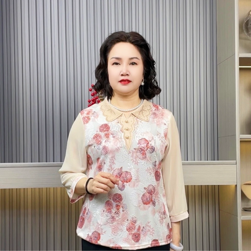 纽扣刺绣植物花卉薄款中老年女装宽松小衫时尚蕾丝长袖提花上衣