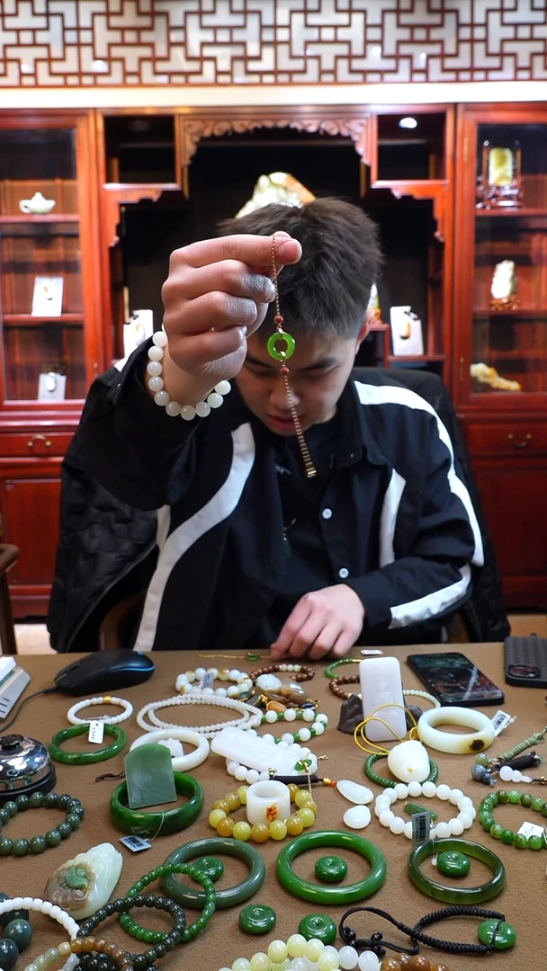 未镶嵌手串和田玉碧玉苹果绿甜甜圈