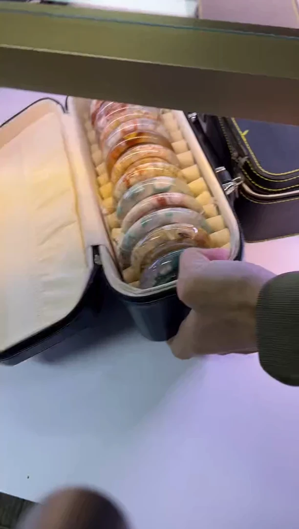 未镶嵌手镯石英质玉尘*丷圈口（赠品镯心）