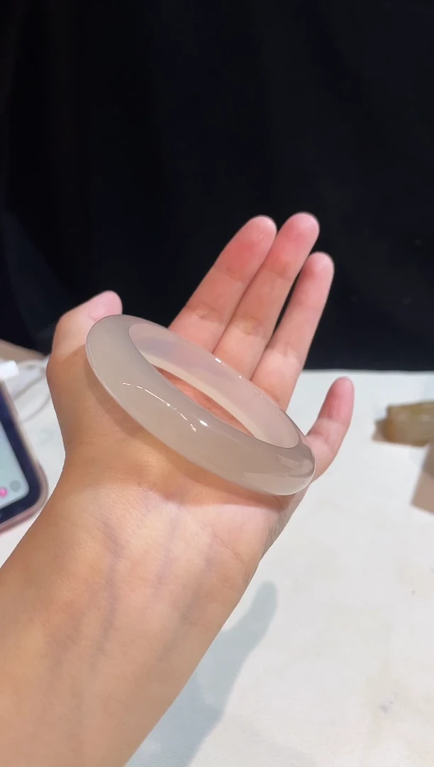 玛瑙/玉髓手镯未镶嵌57.6