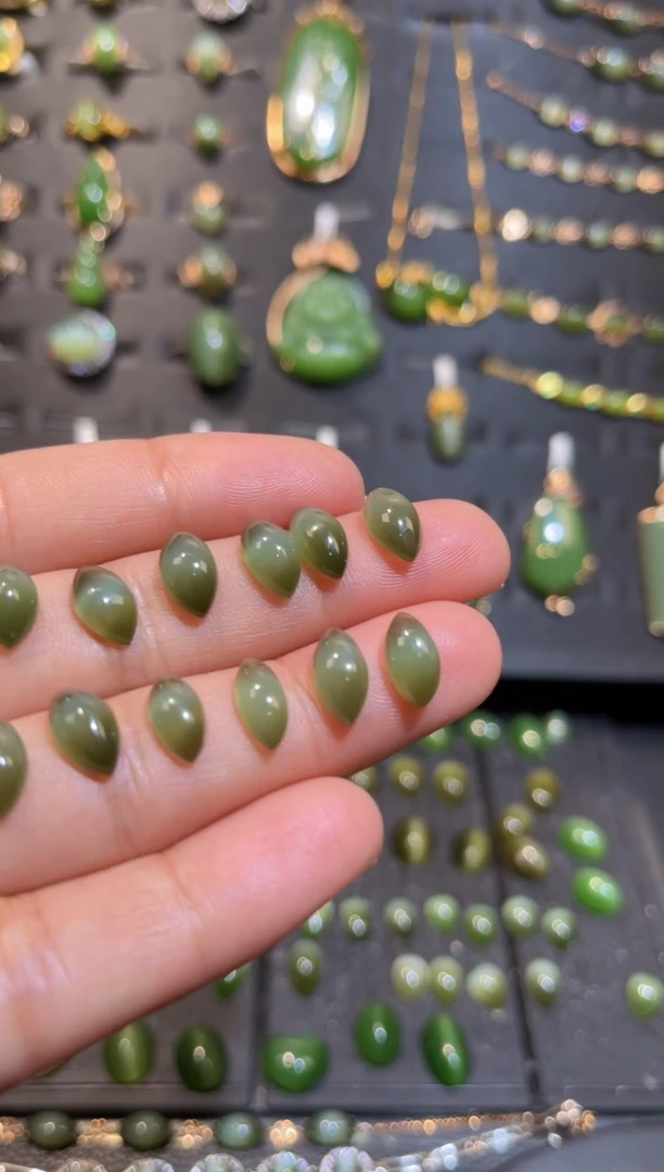 【闪购商品】和田玉碧玉猫眼裸石未镶嵌多样性发一