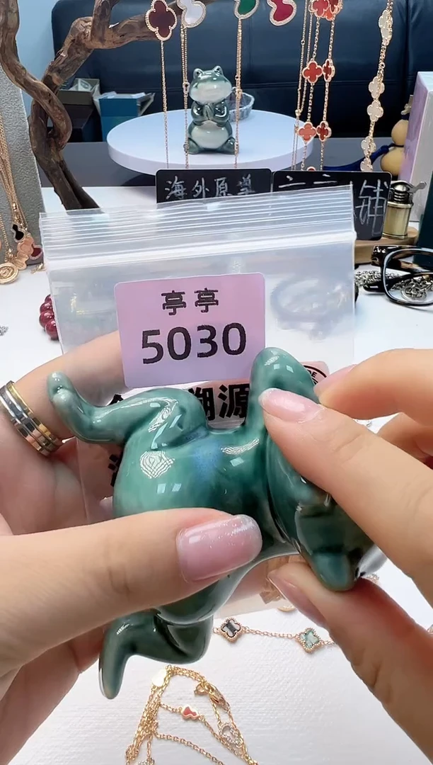 勇**春 华禄甄选阁二号铺娜娜