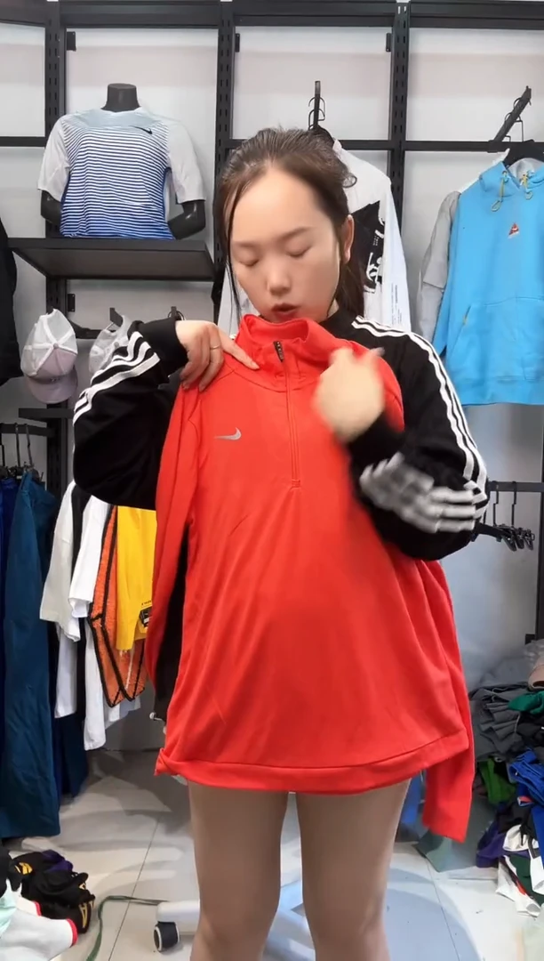 2588   编码  耐克卫衣服饰过款为准 尺码