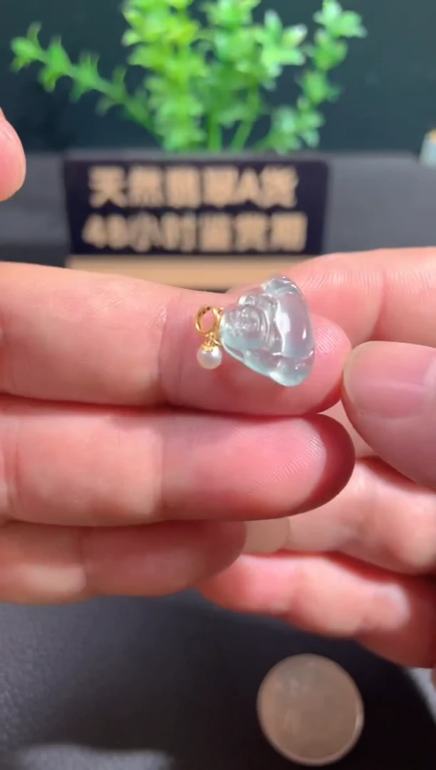 翡翠18K金镶嵌颈饰翡翠
