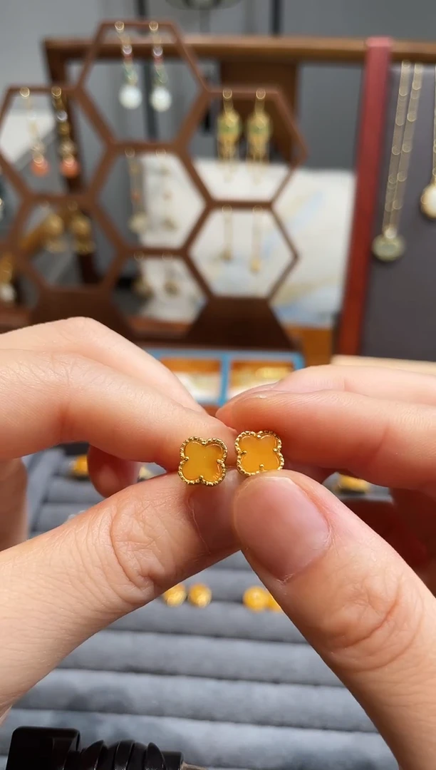 银S925镀金镶嵌琥珀耳饰小草耳钉