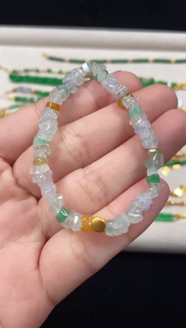 足金镶嵌手串翡翠一条   P526