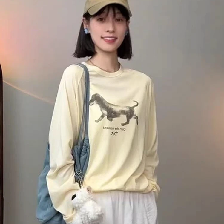 2025早秋韩系慵懒松弛感上衣时尚简约小狗字母印花嫩黄色长袖T恤