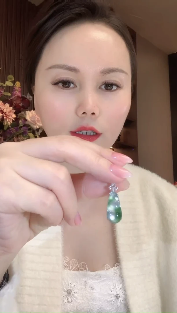 吊坠(不含链)18K金镶嵌翡翠C6