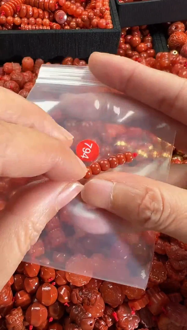 【闪购商品】南红玛瑙颈饰未镶嵌1