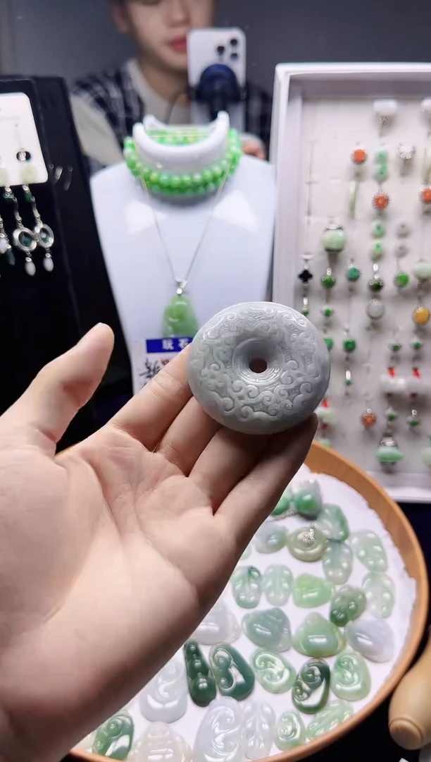 颈饰未镶嵌翡翠翡翠