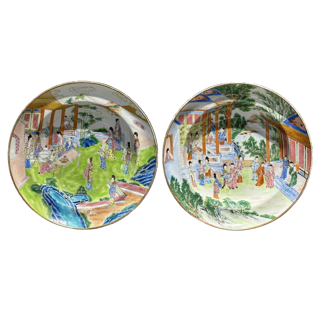 25013903，04y广彩人物故事纹折腰盘一对